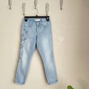 Denim detailed stitch blue jeans